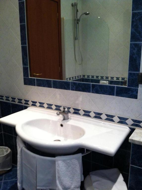Hotel Il Cigno Perugia Værelse billede